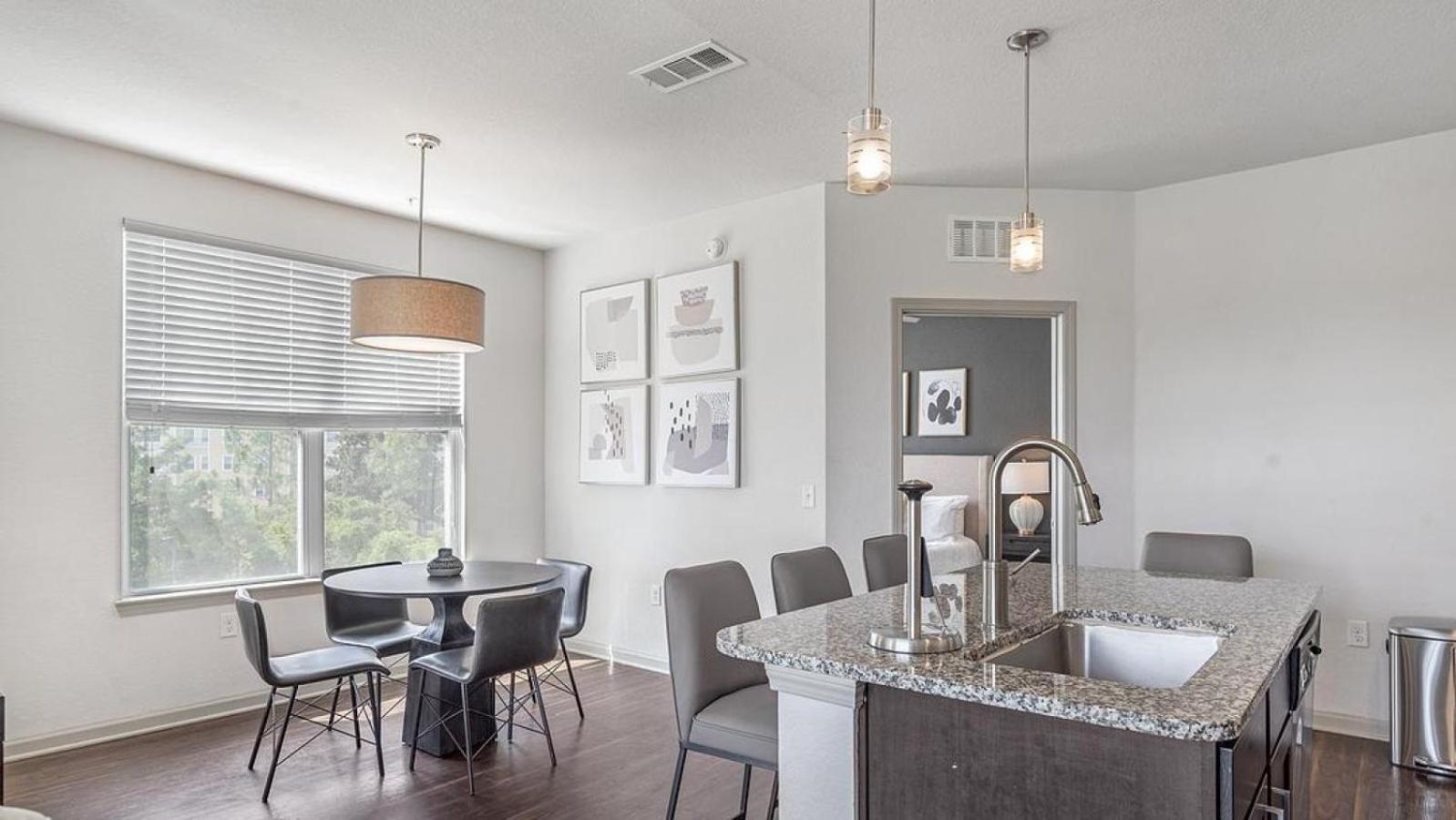 Apartment Landing At Champions Walk - 2 Bedrooms In South